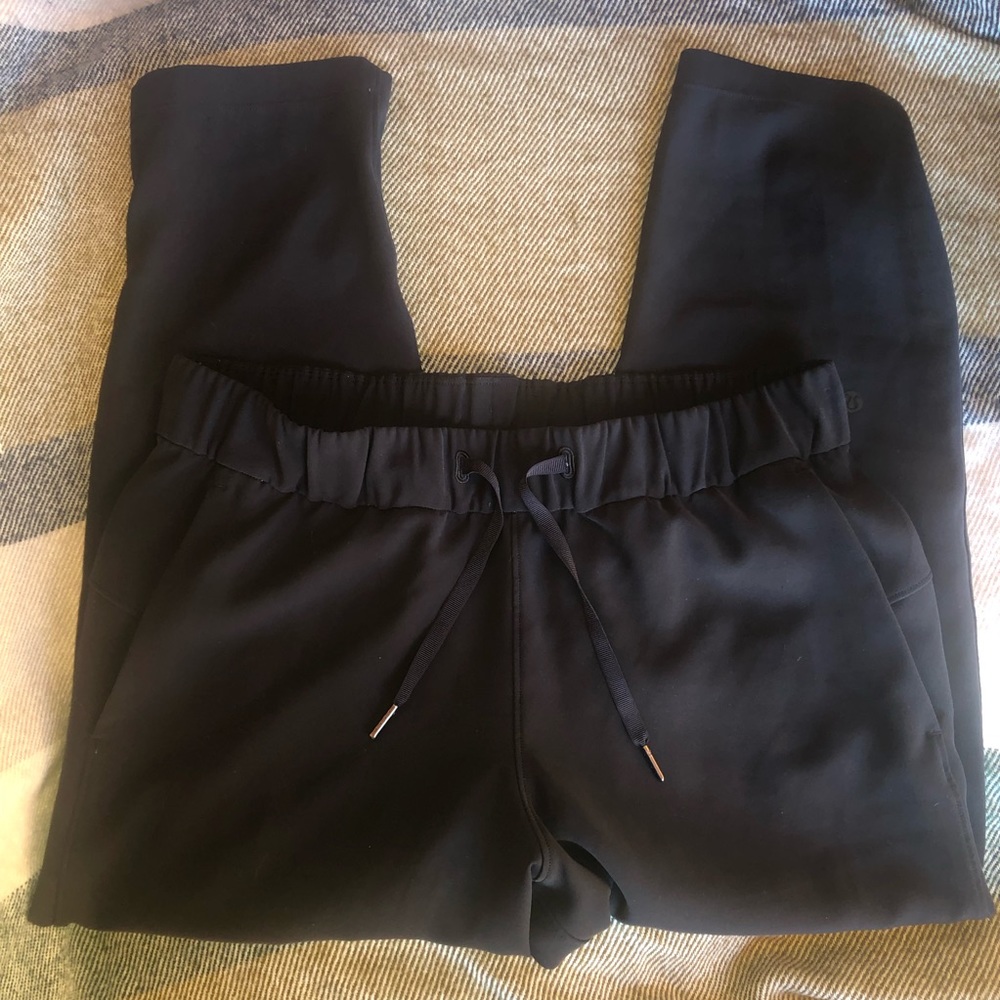Lululemon Cropped Woven On The Fly Pant